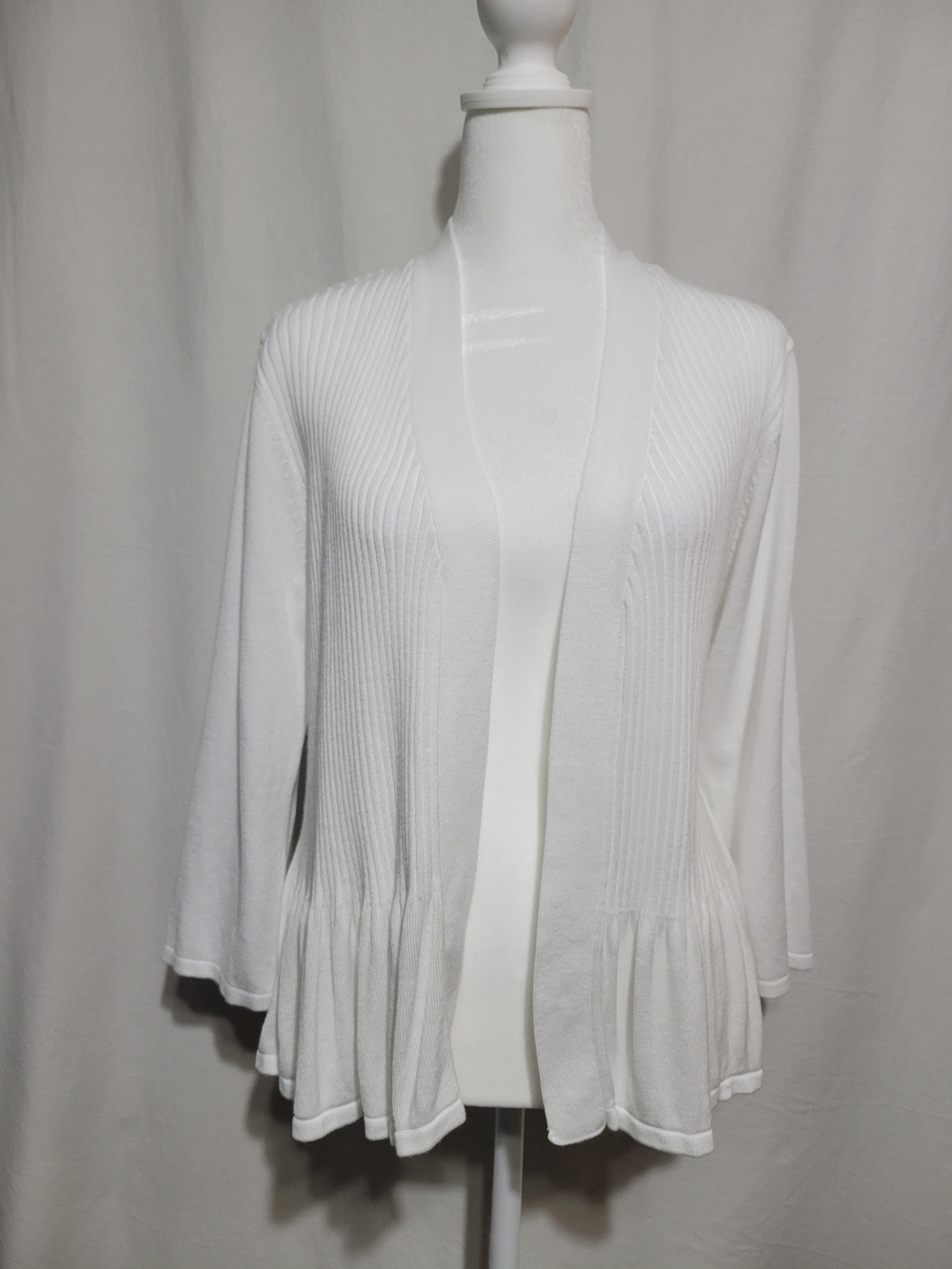 kathy ireland White Open-Front Peplum Hem Sweater Cardigan